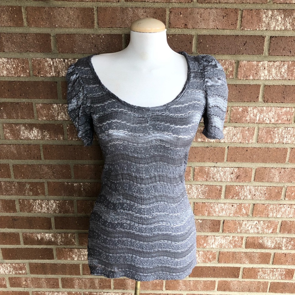 BKE Boutique Grey Patterned Lace Top size Medium